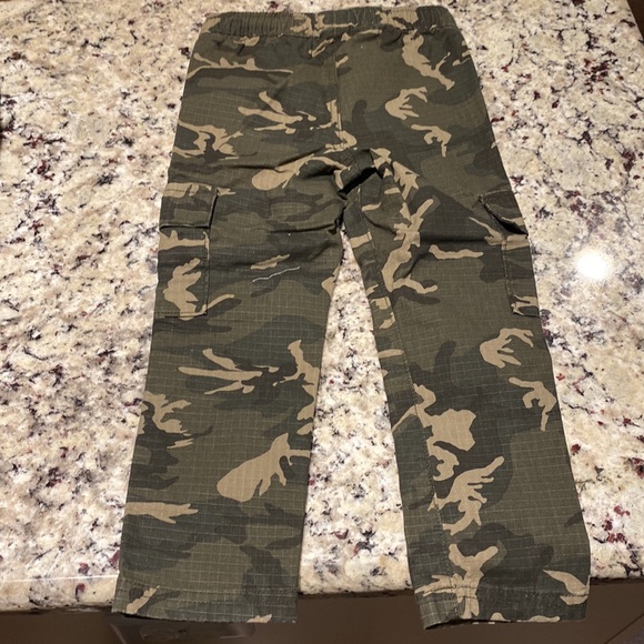 Old navy boys pants bundle size 4T - Picture 11 of 11